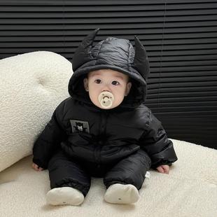 婴儿连体羽绒服冬季帅气男宝白鸭绒保暖爬爬服洋气宝宝连体衣冬装