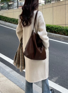 PP自制秋冬新款大容量斜挎包学生党休闲百搭单肩包通勤托特包女