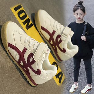晋江小黄鸭女童鞋子2026春季儿童运动春鞋女孩软底德训鞋跑步阿甘
