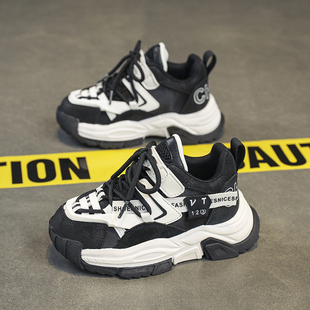 小黄鸭女童鞋子秋季2025新款皮面防水儿童运动秋鞋耐脏女孩老爹鞋