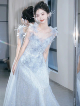 Голубое свадебное платье фото