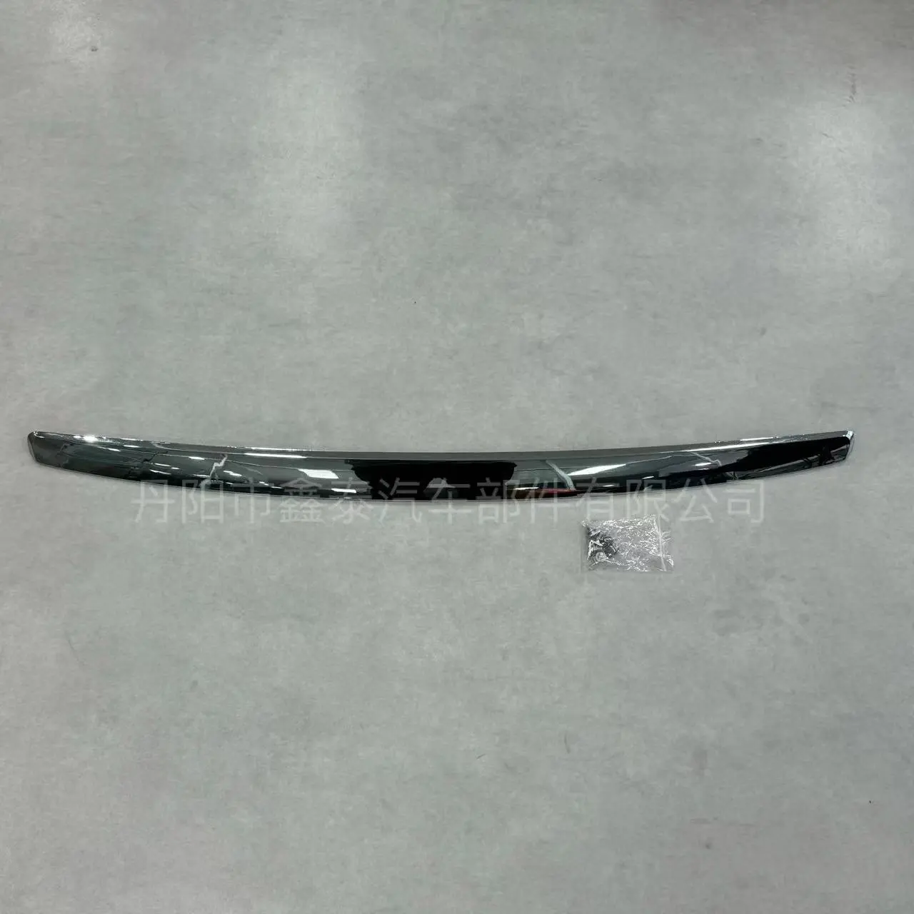 适用于五十铃DMAX12款机盖亮条