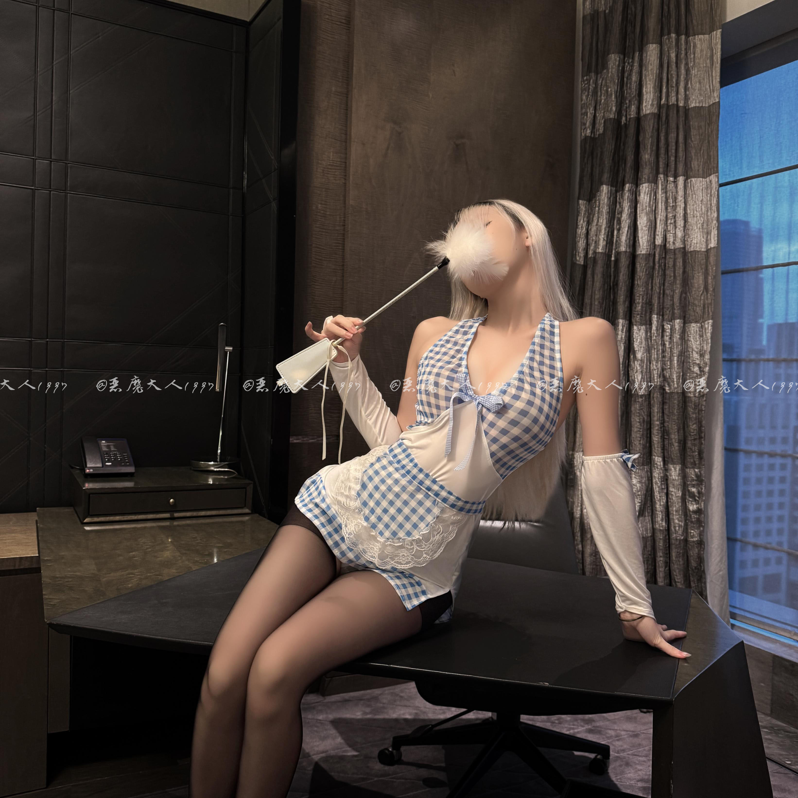 纯欲蓝格女仆挂脖包臀裙性感睡裙