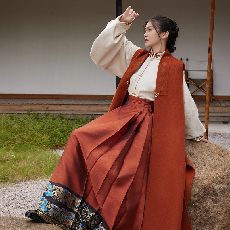 听旬龙年大吉冬季新年款明制改良比甲原创国风长款纯羊毛呢套装女