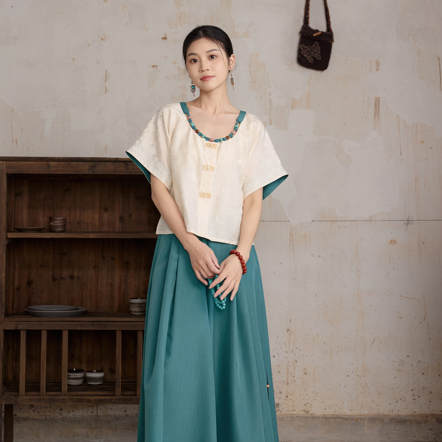 听旬月牙泉中式国风日常穿汉服女