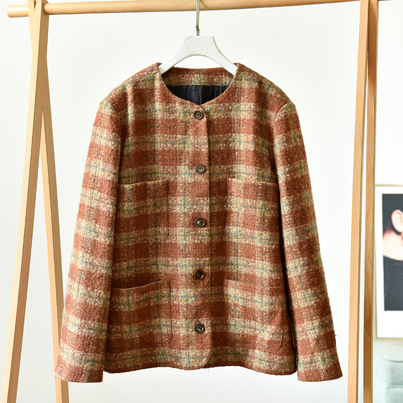 秋冬新款女装圆领格子短款开身外套    莉2305    E1-3