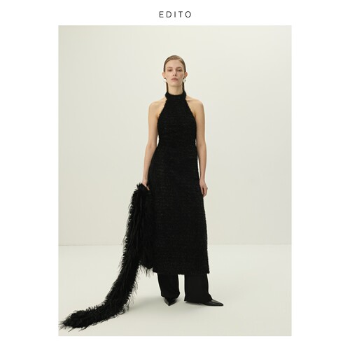 黑色流苏针织挂脖露背吊带连衣裙