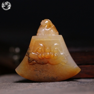 玉德堂天然新疆和田玉红皮籽料红沁苏工府上有兽挂件府上有龙玉佩