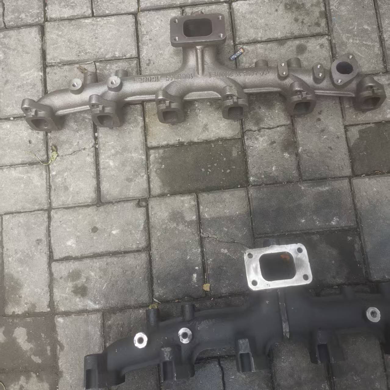 东方红六缸增压排气管