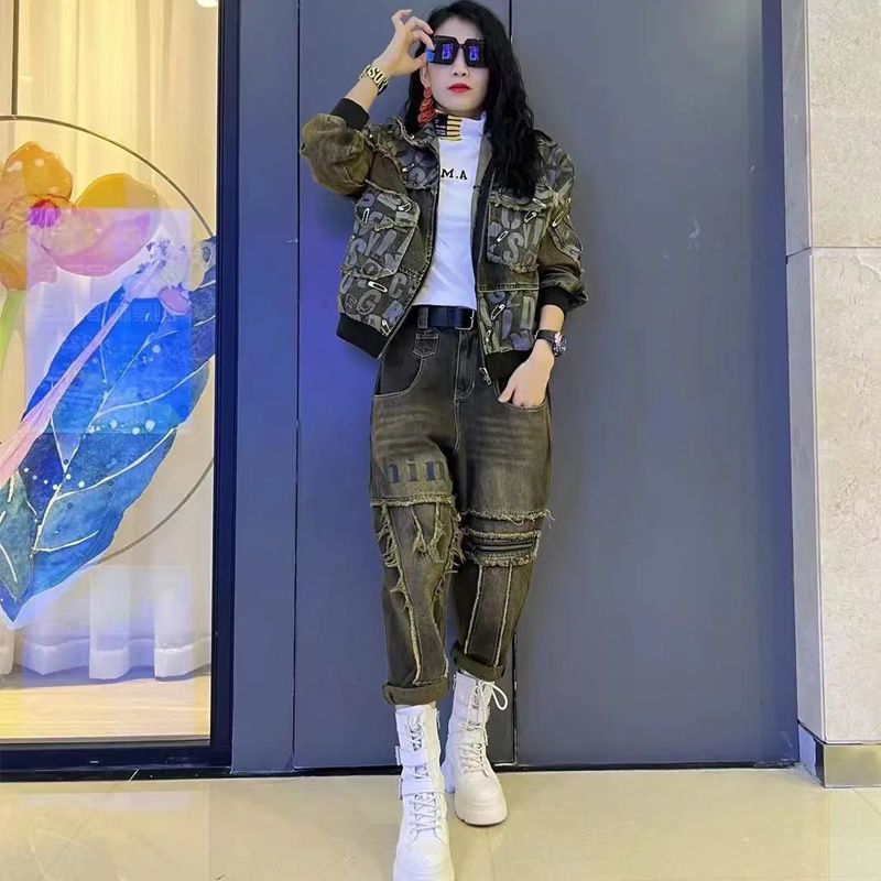 2025春季新款个性时字母印花牛仔套装女哈伦裤炸街两件套女装帅气