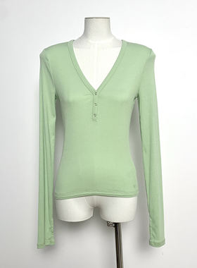 aritzia长袖v领绿色上衣 107473