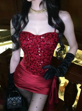 氛围感名媛红色亮片抹胸吊带收腰显瘦包臀缎面飘带半身裙气质套装