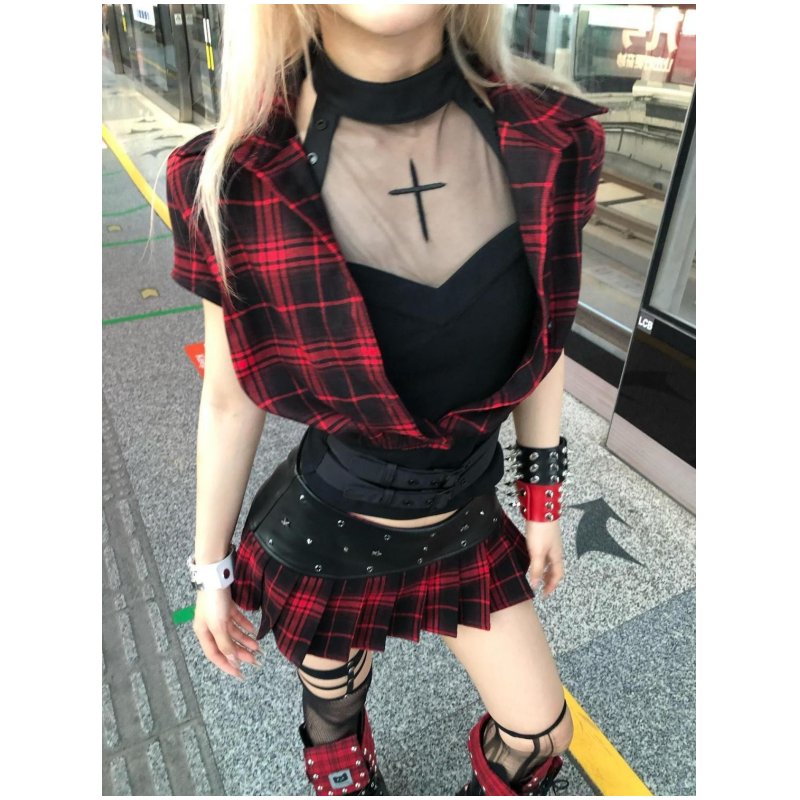 辣妹哥特风十字架吊带挂脖上衣复古红格子外套拼皮百褶裙三件套女,女装/女士精品,时尚套装,淘宝优惠券,粉丝福利购,淘宝优惠卷
