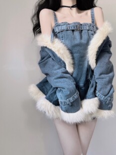 牛仔小香风套装2024新款爆款冬季加厚小个子高级感网红韩剧两件套