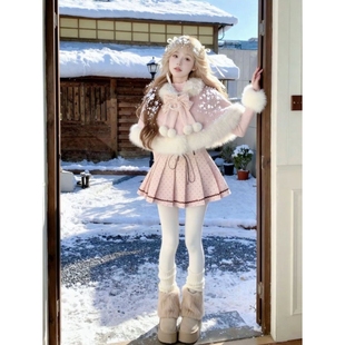 甜美千金风粉色毛绒绒斗篷连帽外套女秋冬针织打底衣波点裙三件套