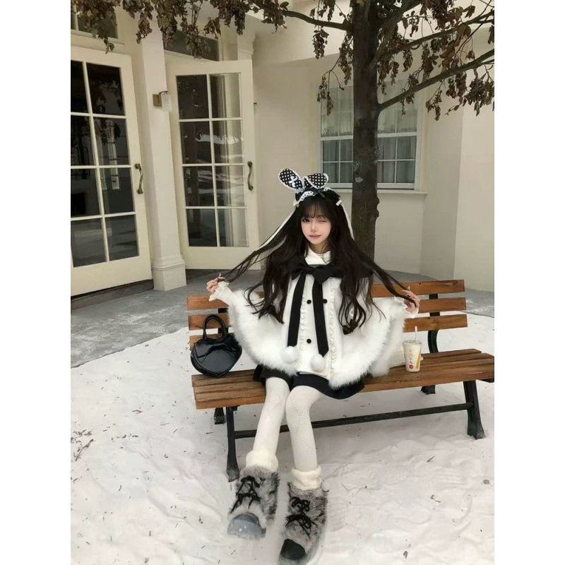 冬日少女感可爱温柔风白色斗篷披肩拼接毛领宽松蝴蝶结毛呢外套女