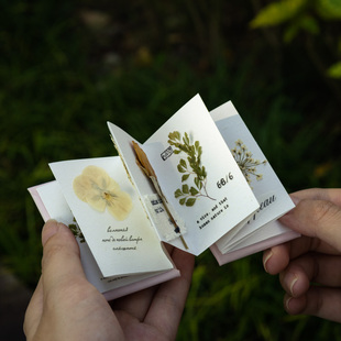 手中四季迷你口袋折页手帐本复古特种纸随身笔记事手绘速写手账本