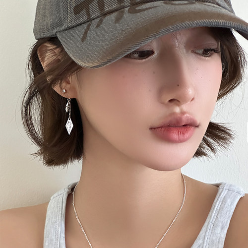 不对称星星耳钉耳坠女小众设计感高级后挂式耳环新款爆款银针耳饰