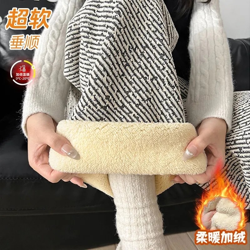 特大码亮丝雪尼尔阔腿裤女秋冬羊羔绒遮肉显瘦保暖休闲小香风裤子