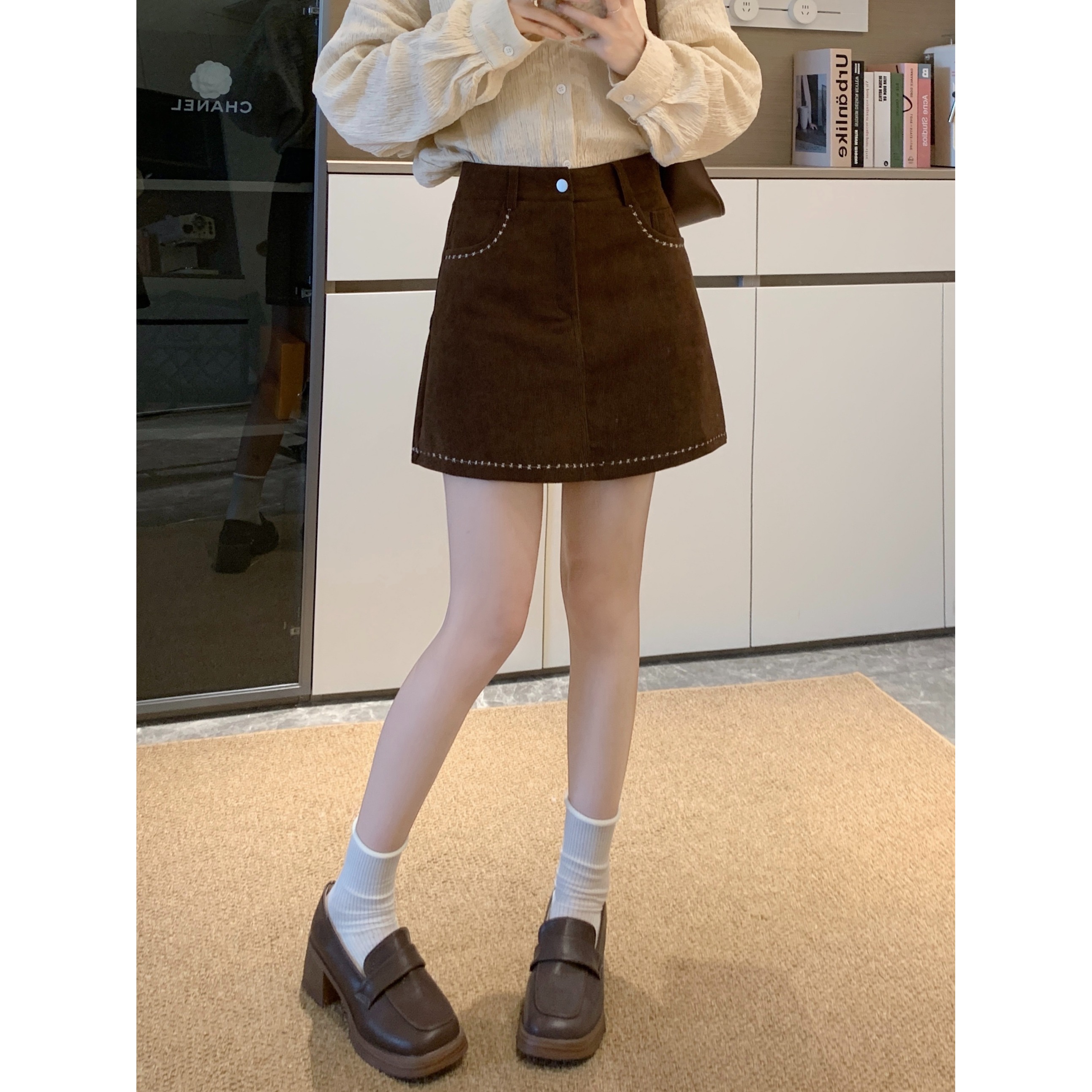 大码女装灯芯绒短裙重工刺绣半身裙秋冬新款A字裙高腰裙子短裙女