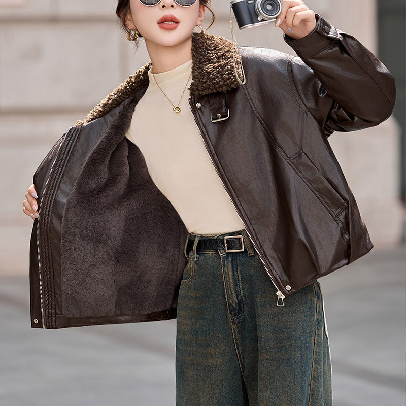 欧款PU皮衣外套女2025冬季新款时尚加绒加厚机车服毛领短夹克外套