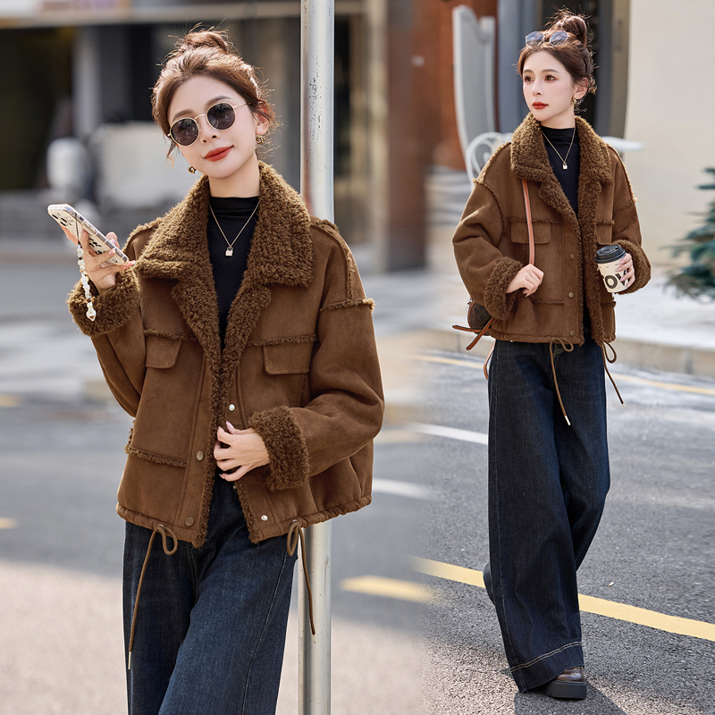 时尚休闲小个子皮毛一体夹克上衣