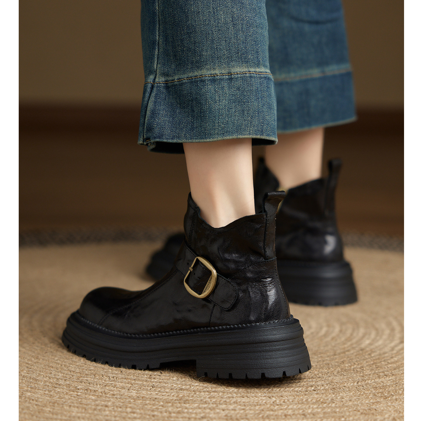 厚底短靴皮带扣及踝马丁靴百搭