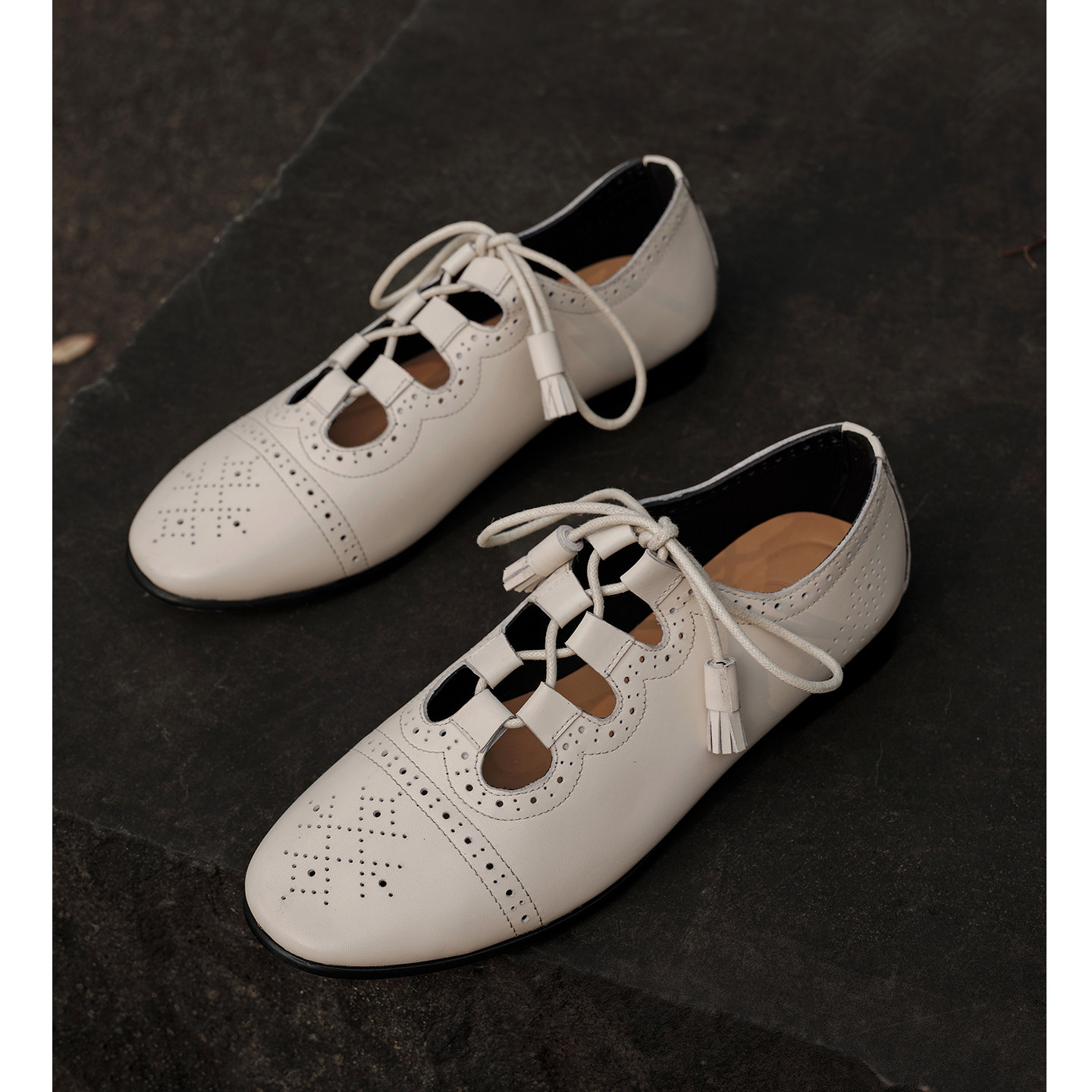 Kmeizu巨软~雕花乐福鞋女镂空透气纯真皮交叉系带小皮鞋平底单鞋,女鞋,浅口单鞋,淘宝优惠券,粉丝福利购,淘宝优惠卷