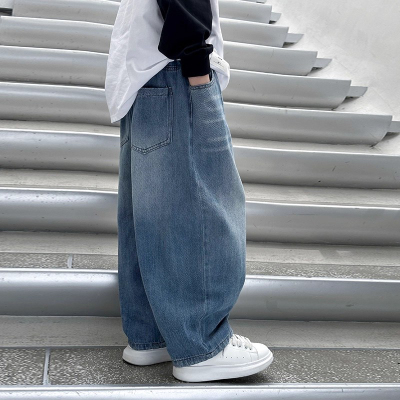 软牛仔，不掉色，宽松直筒裤