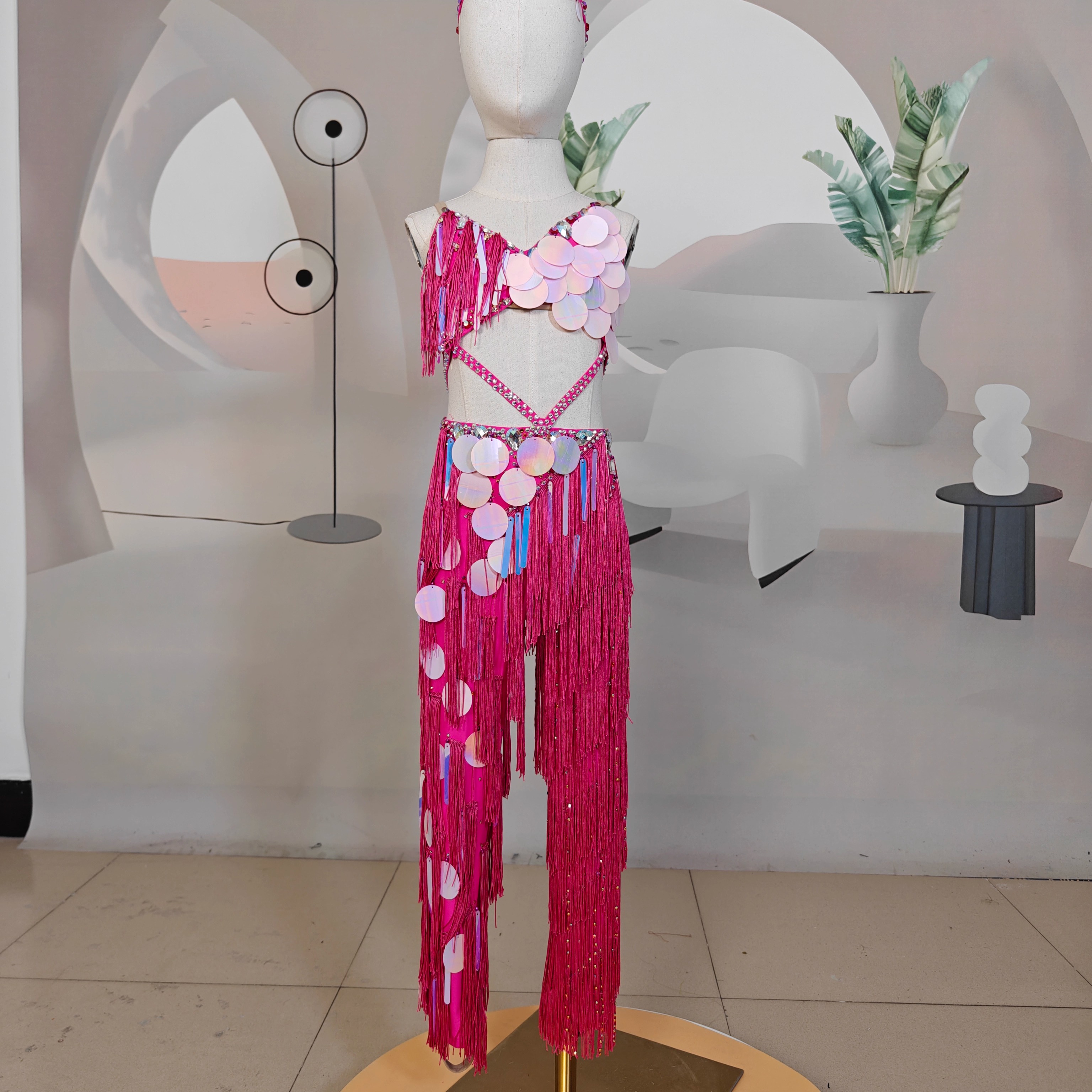 拉丁舞少儿表演服赛服国标舞女童花服重工亮片流苏款连体裤定制