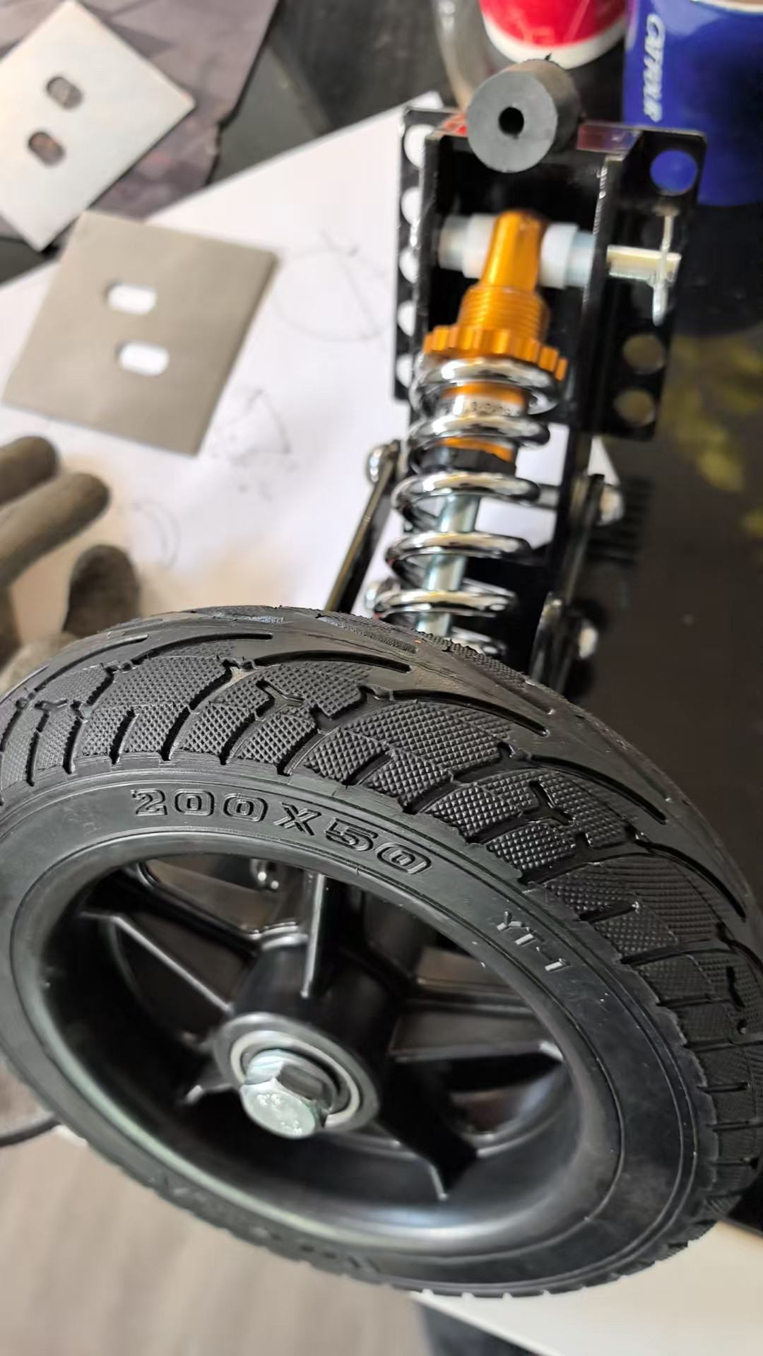 外卖骑手电动自行车摩托车防摔防侧滑新手学车骑车老年平衡辅助轮