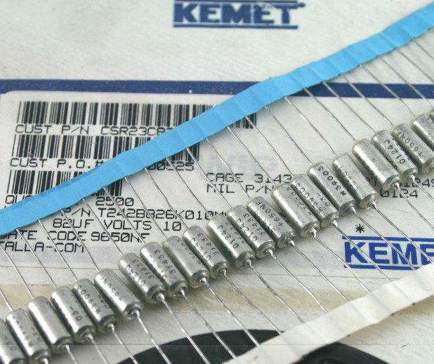 T242B826K010MS7200  钽质电容器 10V82UF  KEMET集美