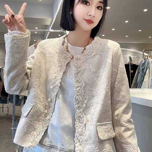 初春独特超好看外套女2025超火新中式国风女装小香风漂亮短款上衣