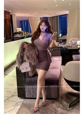 御姐风纯欲拼接波点连衣裙今年流行的爆款女装秋季新款性感包臀裙