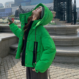 亮绿色工装风短款连帽羽绒服外套女2025新款白鸭绒保暖显瘦面包服图片