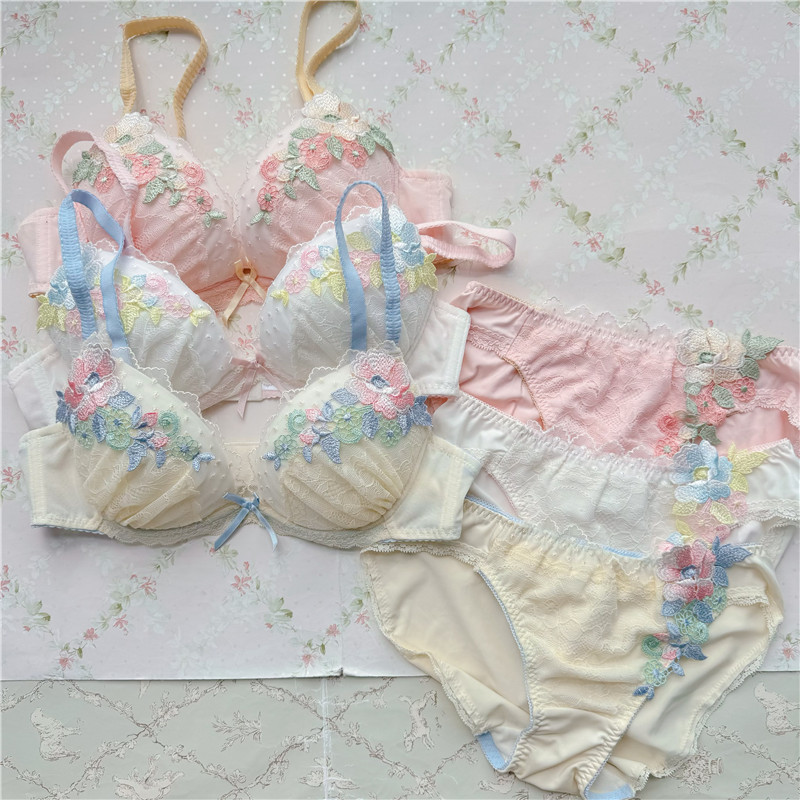 大文胸钢圈水溶花重工聚拢日系