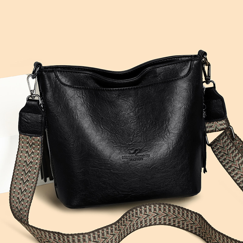 休闲百搭包包女2025超火新款水桶托特包轻奢小众高级感单肩斜挎包,箱包皮具/热销女包/男包,通用款女包,淘宝优惠券,粉丝福利购,淘宝优惠卷