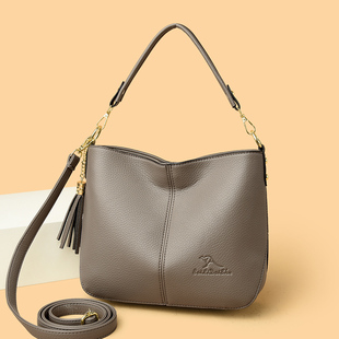 2025新款真皮女包大包水桶包单肩斜挎牛皮包包大容量妈妈包手提包