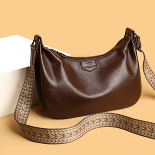 真皮包包女2026新款大容量牛皮斜挎包简约百搭高级感女士饺子包潮