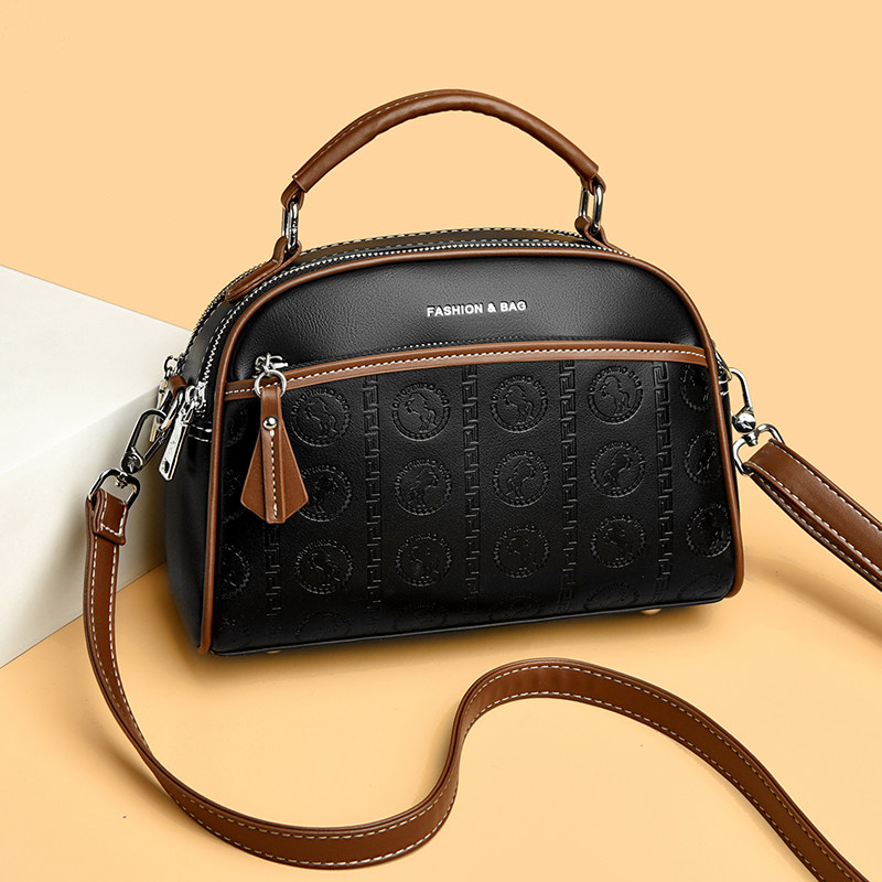 高级感女包2026新款斜挎包韩版复古小方包轻便软皮百搭大容量包包