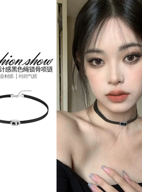黑色字母项链轻奢小众设计项圈气质高级感锁骨链颈带甜酷少女配饰