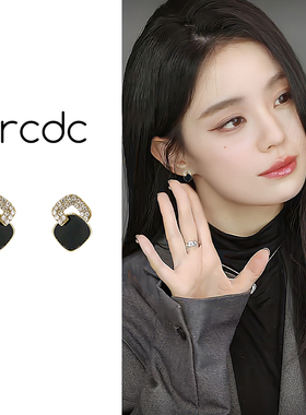 黑色耳钉女独特春天耳环新款小众设计感高级复古港风气质精致耳饰
