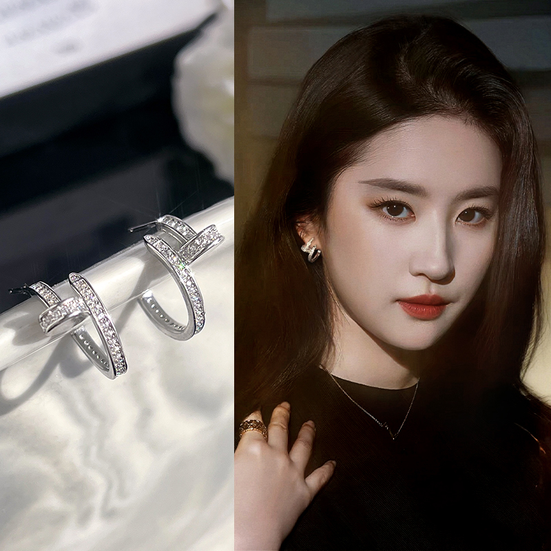 独特设计感C型耳环简约