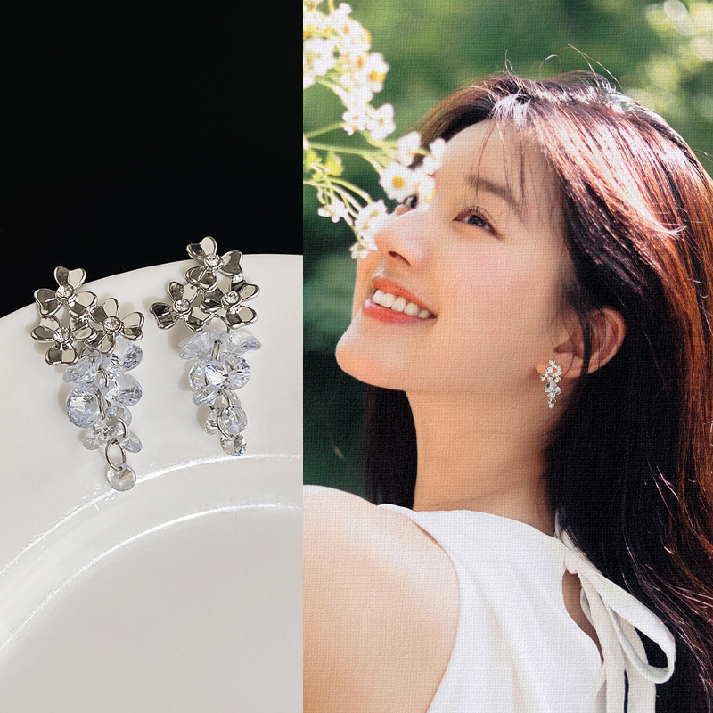 独特葡萄串耳夹女艺术生