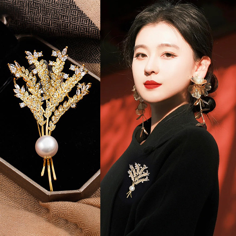 金色麦穗珍珠胸针女款高级感轻奢设计感小众胸花高端精致时尚配饰