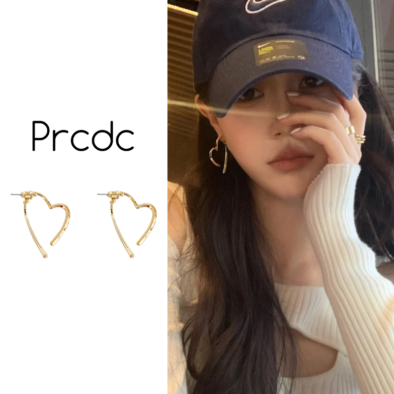 气质轻奢金属爱心耳钉