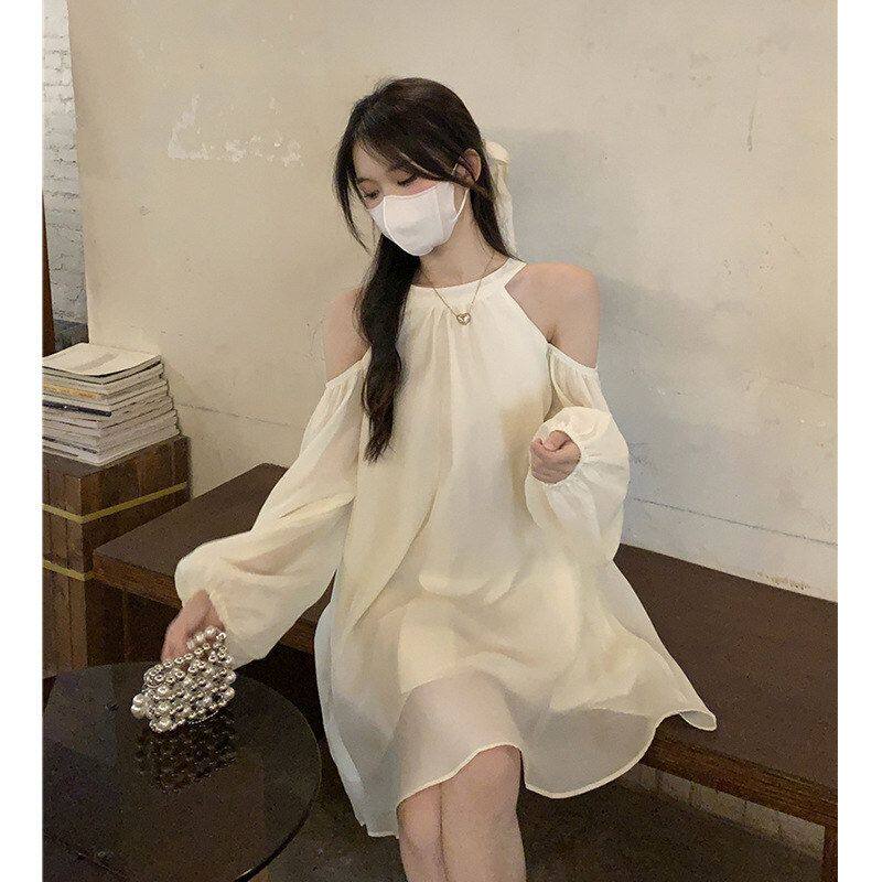 露肩挂脖设计感连衣裙秋季202牛仔裤