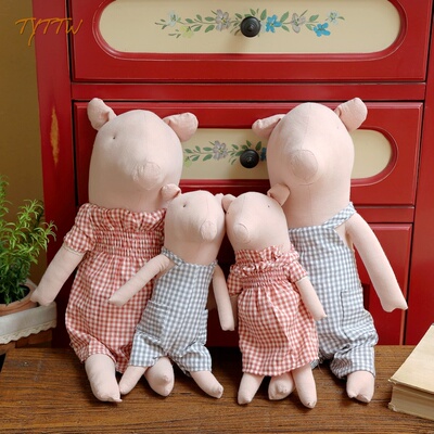 北欧小猪布艺玩偶怀抱安抚娃娃
