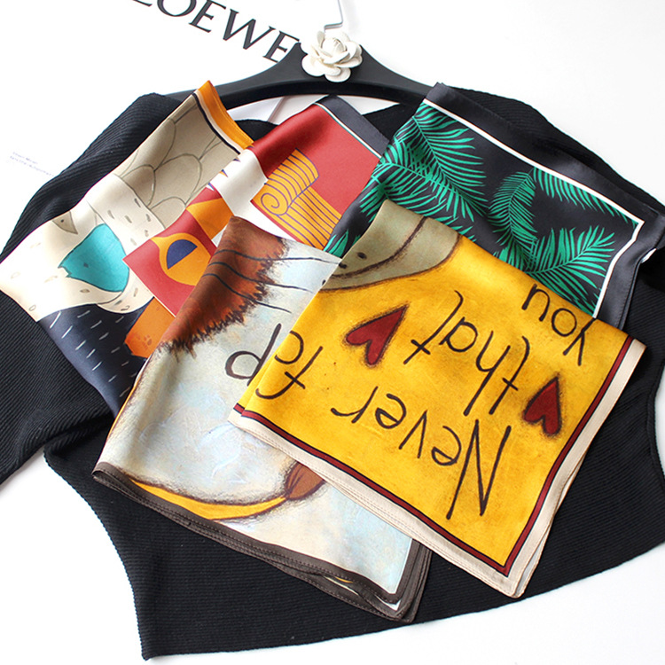 新款动物世界韩版53cm真丝丝巾