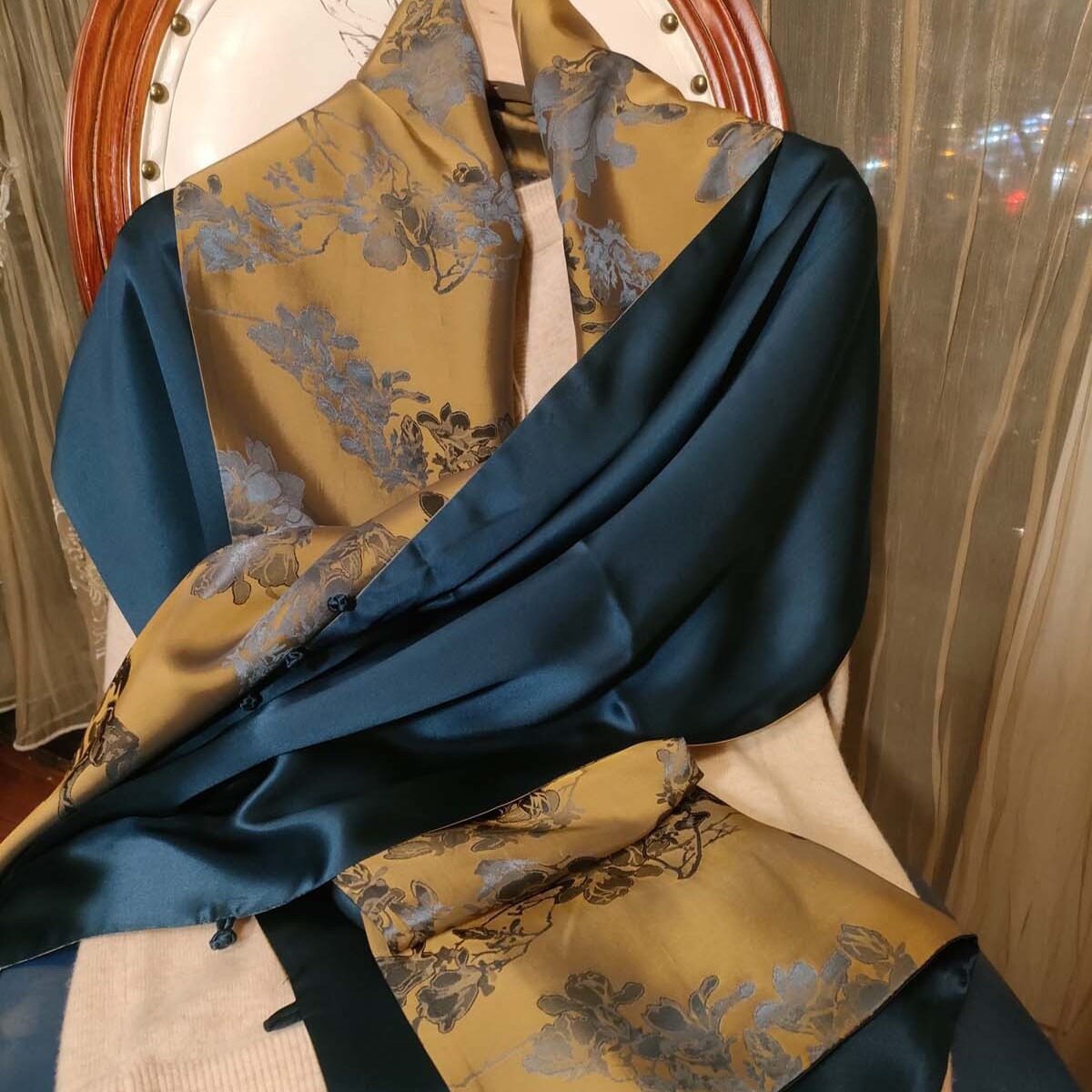 重磅面真丝围巾女春秋百搭长款桑蚕丝双层面披肩两用银杏叶